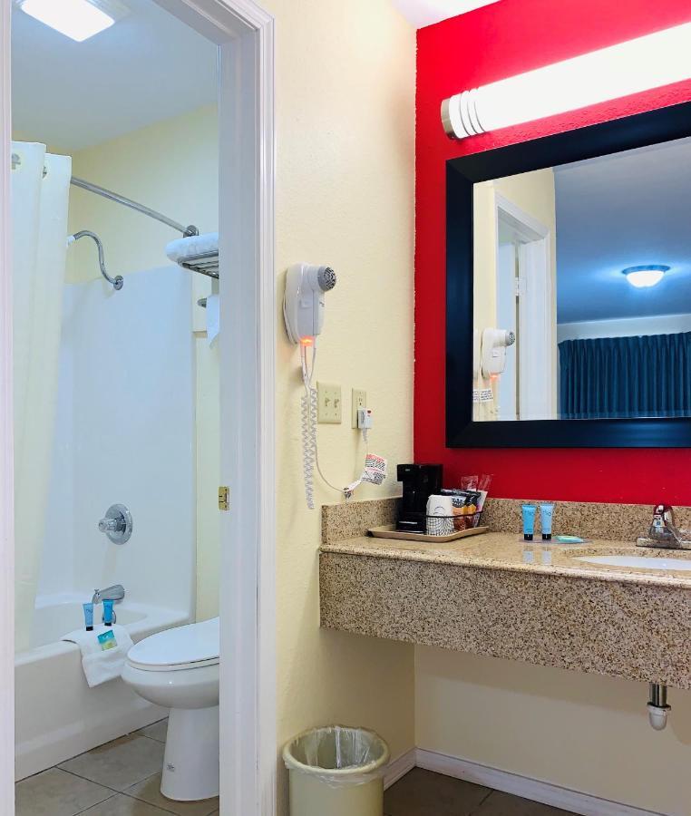 Suite 16 Motel Gore Екстериор снимка