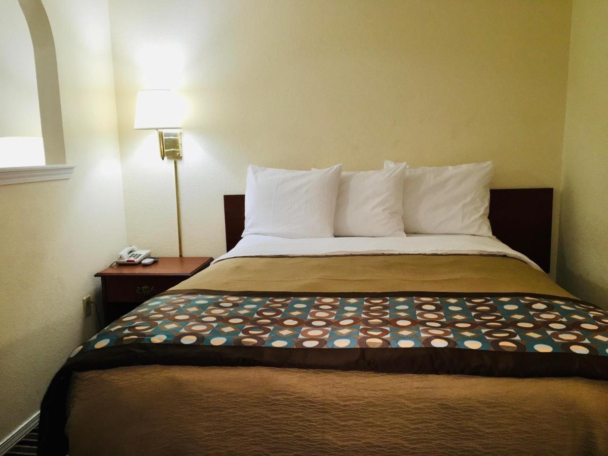 Suite 16 Motel Gore Екстериор снимка