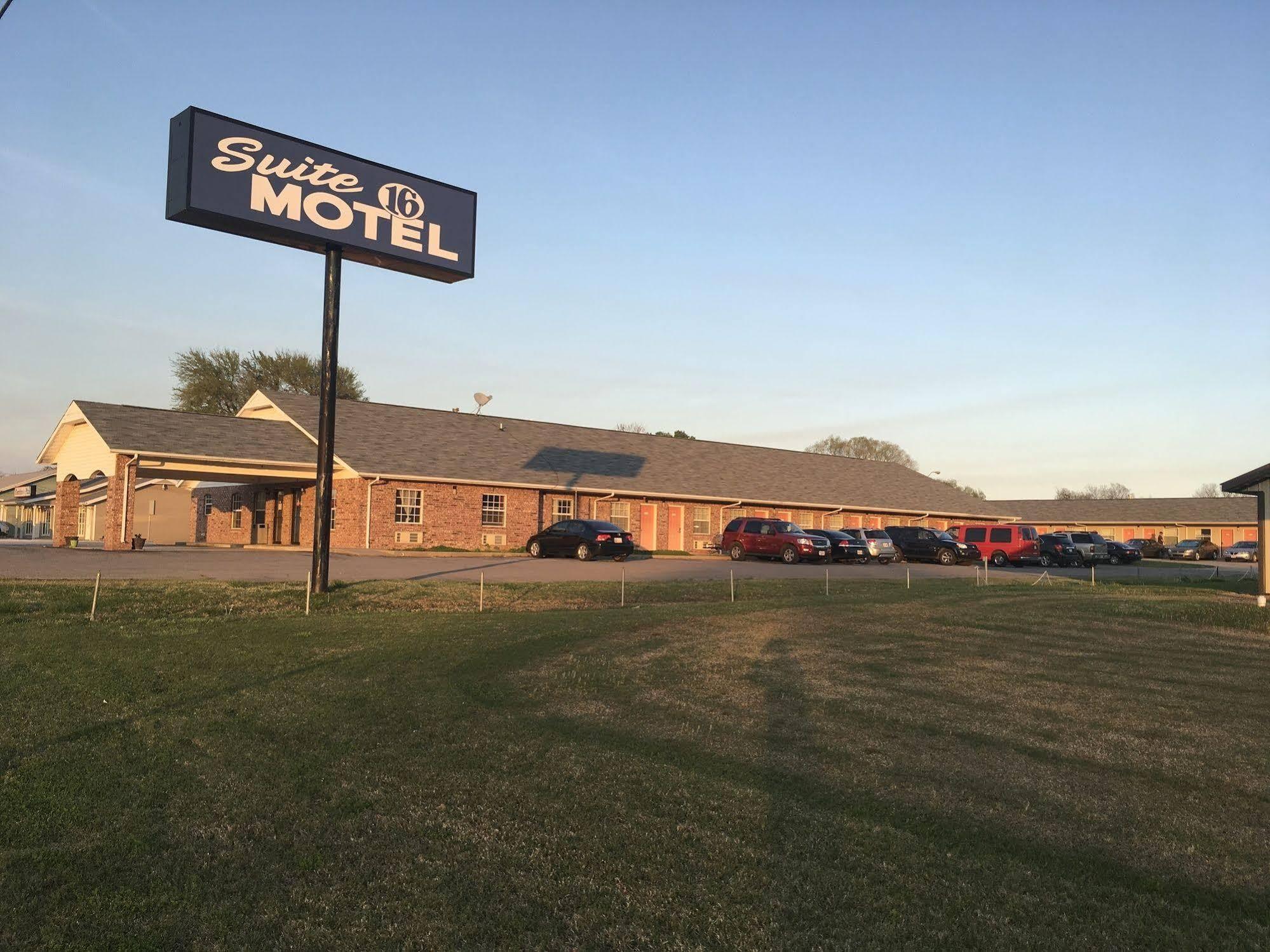 Suite 16 Motel Gore Екстериор снимка