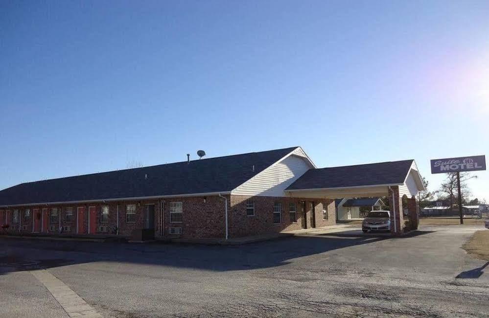 Suite 16 Motel Gore Екстериор снимка
