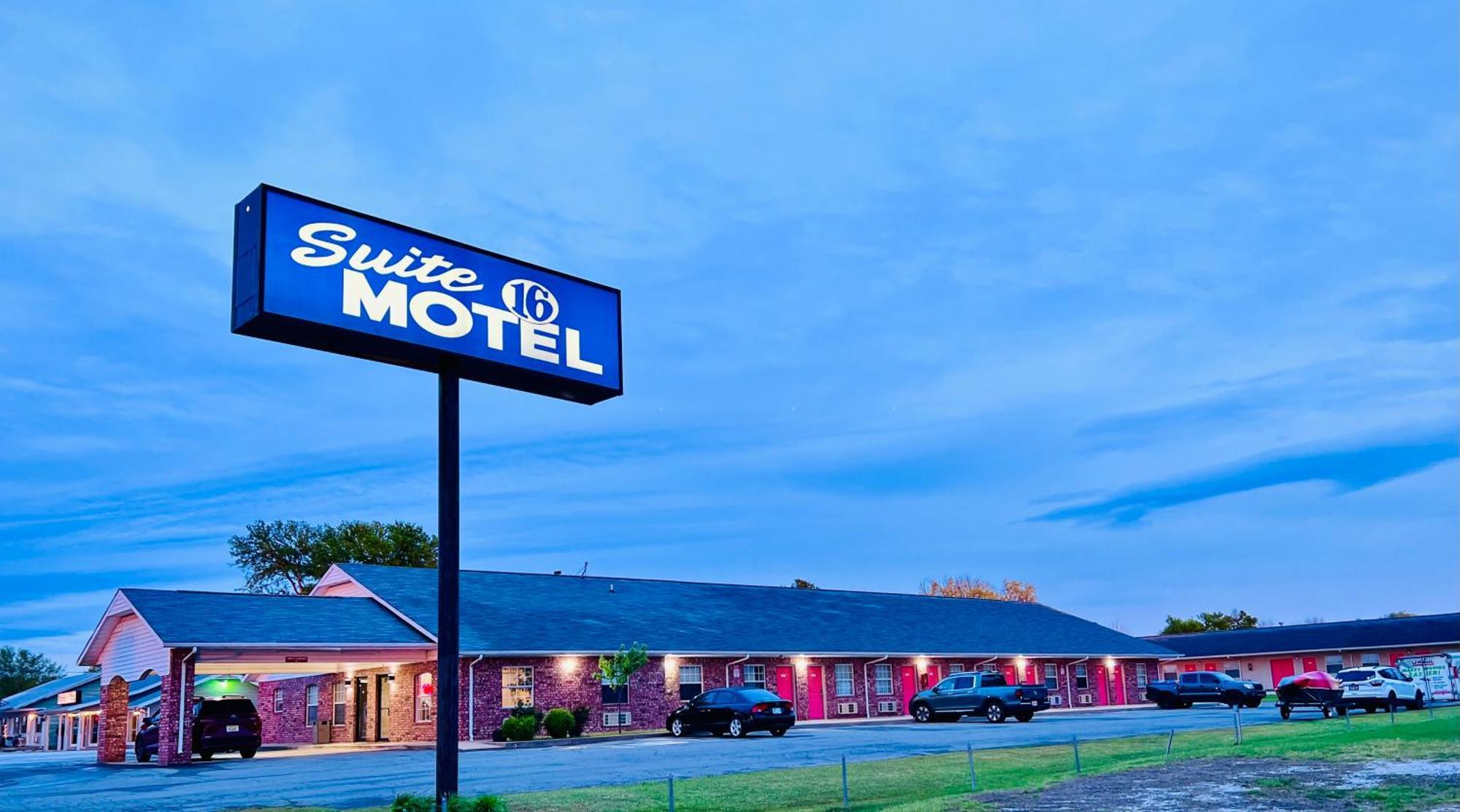 Suite 16 Motel Gore Екстериор снимка